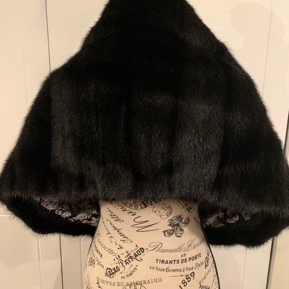 Bvlgari Rare Vintage BlackMinkStole - Picture 2 of 8